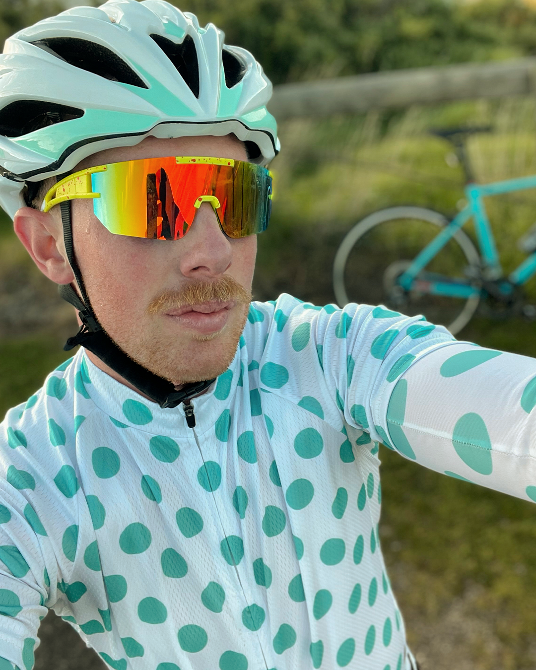Men's White Polka Dot Short Sleeve Cycling Kit